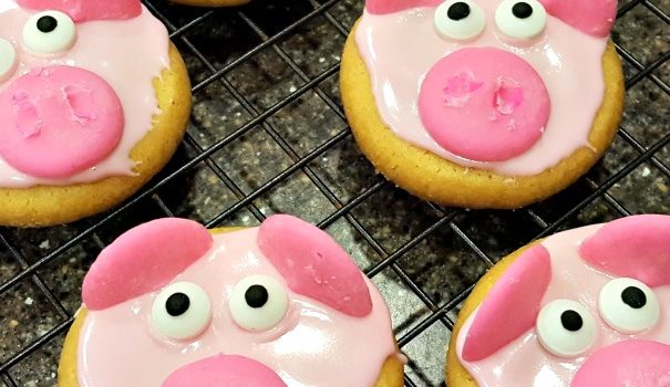 Peppa Pig Party Ideas With Decorated Pig Cookies!